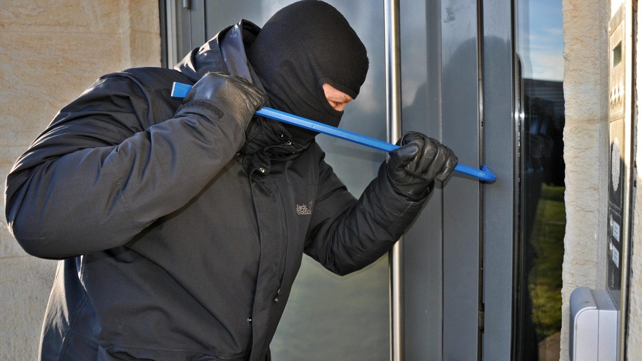 Subtle Signs That Could Indicate Burglers